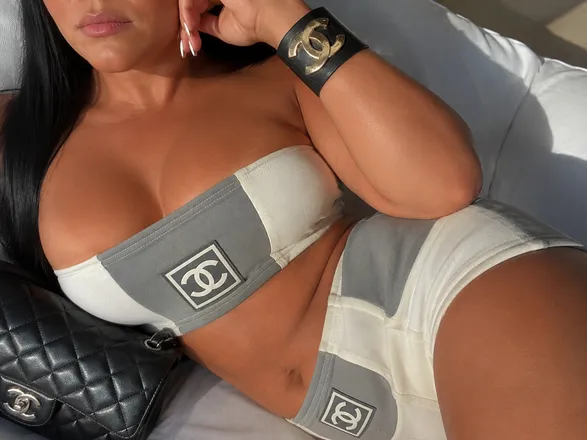 OnlyFans account  lightskinsabrina_ header 2