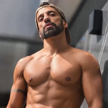 OnlyFans of leosaquetto