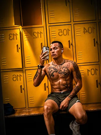 OnlyFans account  mono_sanchez header 2