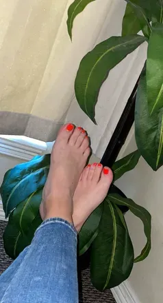 OnlyFans account  reatoes avatar 1