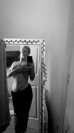 OnlyFans cuenta theoglucylou header 2