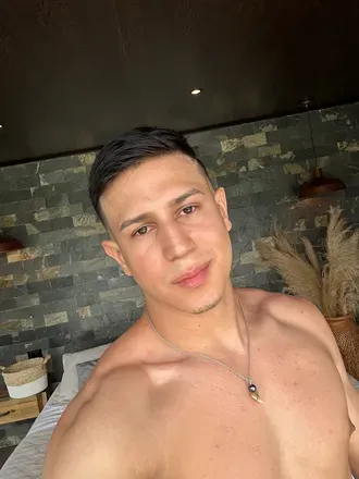 OnlyFans account  alan19col avatar 1