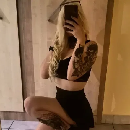 OnlyFans cuenta yourlocaltattooedwitch avatar 1