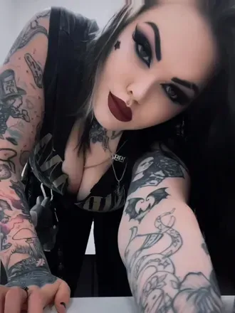 OnlyFans cuenta thevoodoowitch97 avatar 1