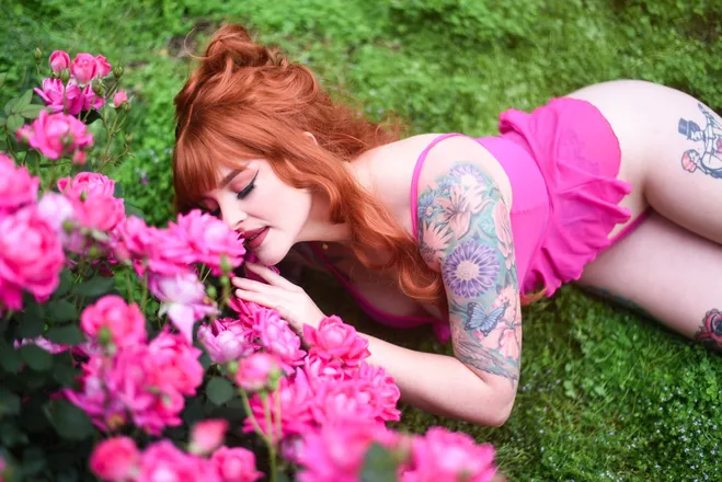 OnlyFans account  rosamagnoliaxo header 2