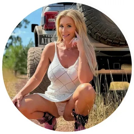 OnlyFans account  milfainsleedfree avatar 1