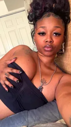 OnlyFans cuenta prettyybrownskin header 2