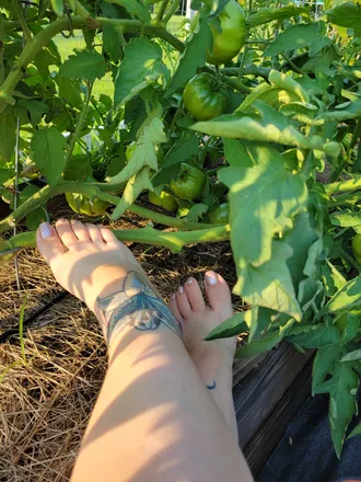 OnlyFans cuenta barefootinthegarden header 2