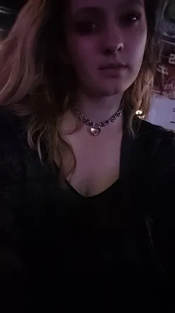 OnlyFans cuenta lucyh1924 header 2