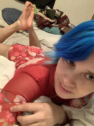 OnlyFans cuenta cutenerdygirl13 header 1