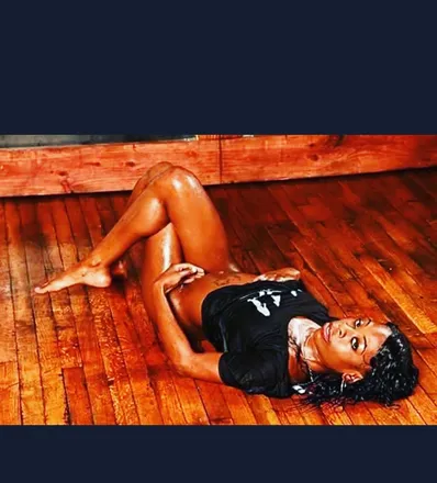 OnlyFans cuenta goldenqueenmac header 2