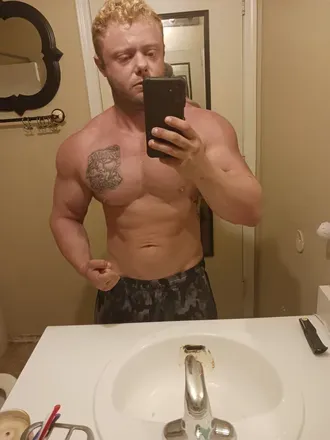 OnlyFans cuenta michaelrosshasgotahuge.d avatar 1