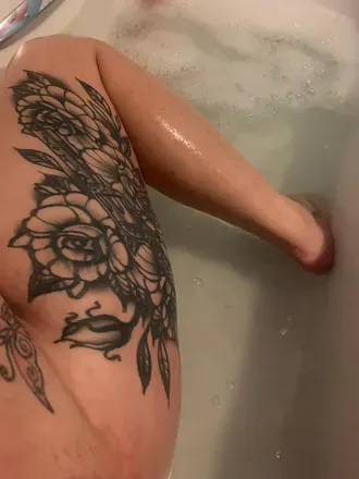 OnlyFans cuenta bootyliciousholly header 2