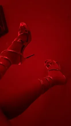 OnlyFans cuenta marianavalencia header 2