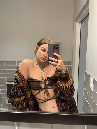 OnlyFans account  izzy33369 header 2