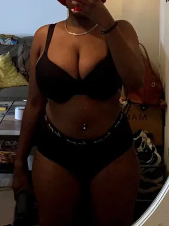 OnlyFans account  urmomspussyyy avatar 1