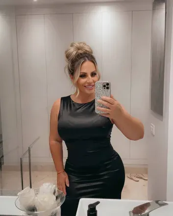 OnlyFans account  lovemystepmom avatar 1