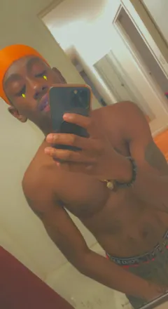 OnlyFans cuenta yunggbull25 header 2