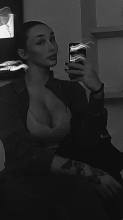 OnlyFans cuenta zarahsworld avatar 1