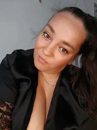 OnlyFans account  lavender avatar 1
