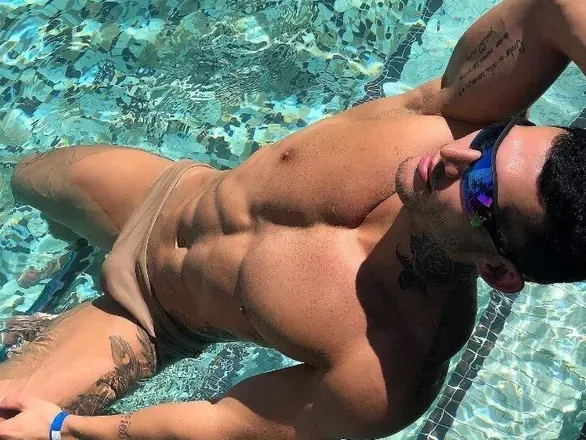 OnlyFans account  yurysantana01 header 2