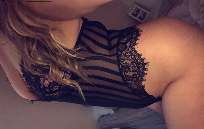 OnlyFans cuenta laurenmatthewsx header 2