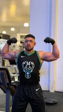 OnlyFans account  mikebebecito avatar 1