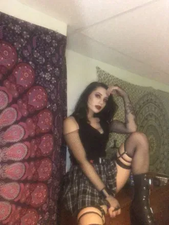 OnlyFans cuenta goth-babe-free header 2
