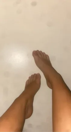 OnlyFans cuenta averyjfeet header 2
