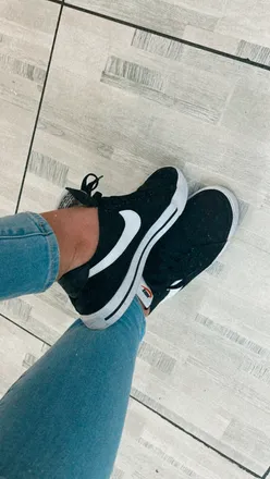 OnlyFans account  feetphotos_only header 2