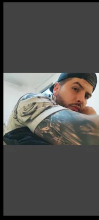 OnlyFans cuenta pool_baker header 2
