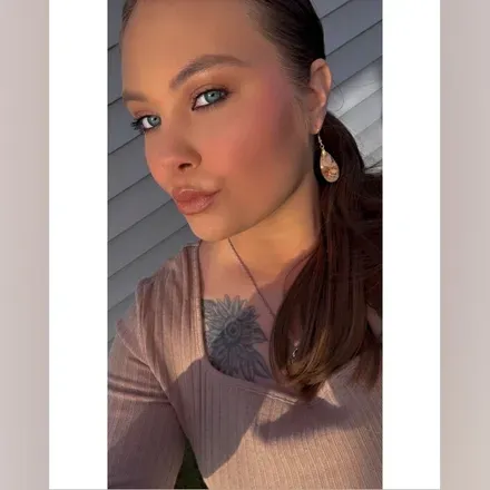 OnlyFans account  marie_lux avatar 1