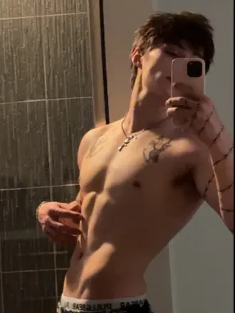 OnlyFans cuenta b.mckenzie header 2