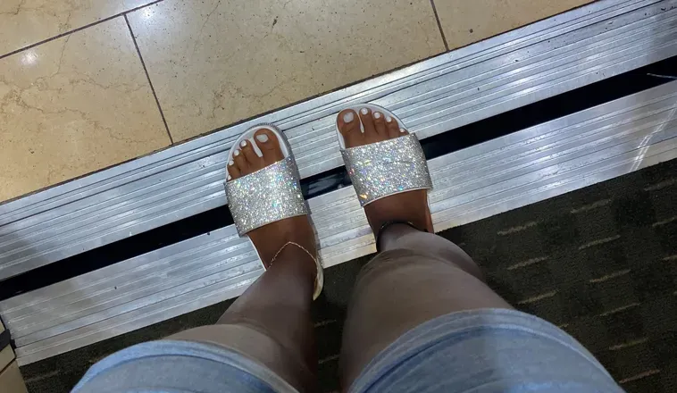 OnlyFans cuenta feetsmileee avatar 1