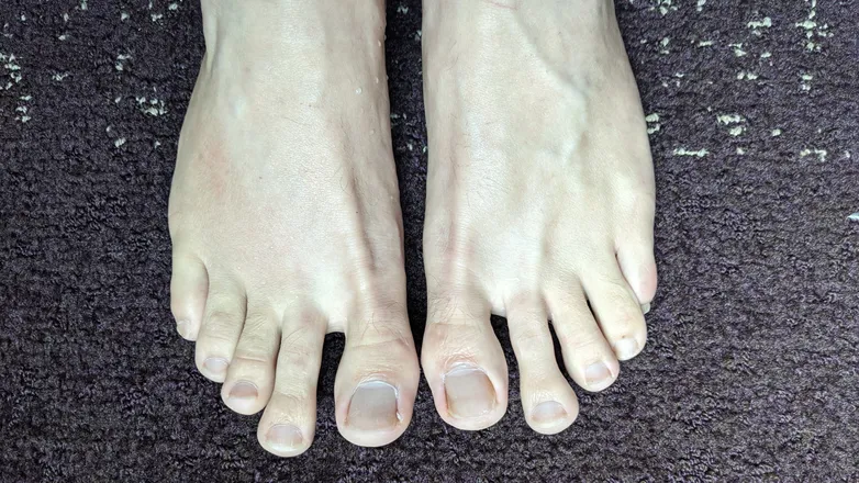 OnlyFans cuenta barefootoutdoor header 2