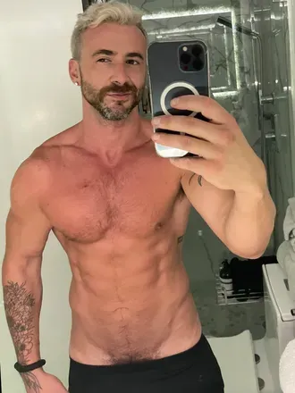 OnlyFans account  aaronrobertsxxx avatar 1