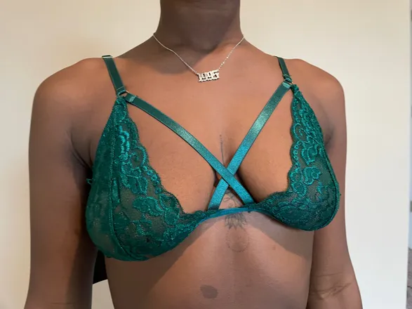 OnlyFans cuenta pineappleyumyum header 2