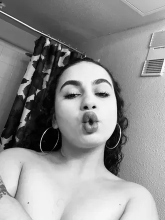 OnlyFans cuenta troublequeen_69 avatar 1