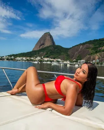 OnlyFans cuenta linanakamuraoficial header 2