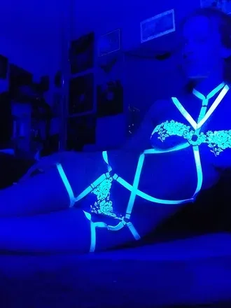 OnlyFans account  birdsofparadisedj header 2