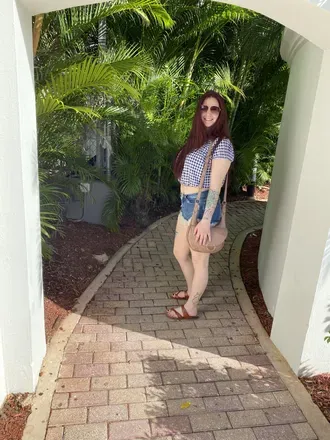 OnlyFans cuenta lil_red22 avatar 1