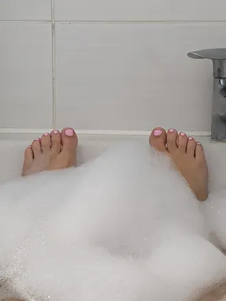OnlyFans cuenta femininefairyfeet header 2