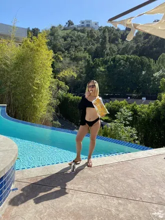 OnlyFans cuenta breanaromo header 2