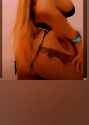 OnlyFans cuenta cristinacurvy1 header 2