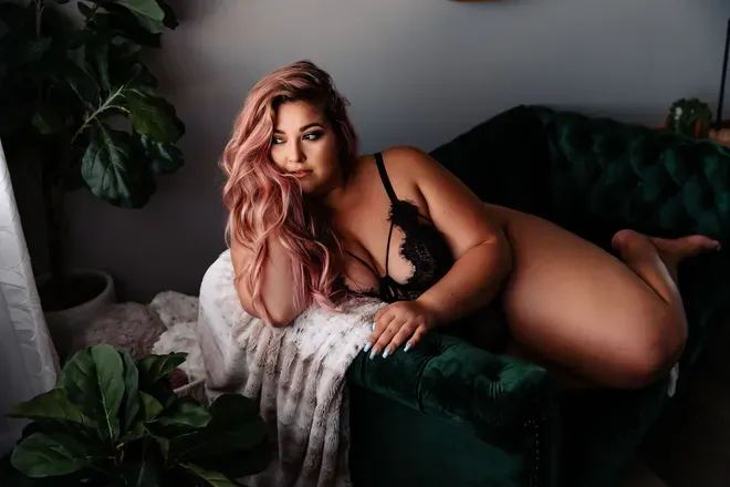 OnlyFans cuenta thebigbootybarbie2 header 2