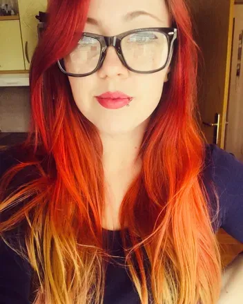 OnlyFans cuenta mrsredmommy avatar 1