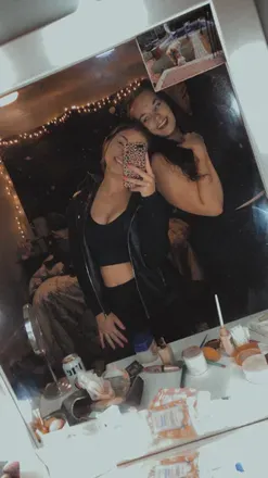 OnlyFans account  justus2girlsxo avatar 1