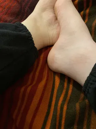 OnlyFans cuenta feetfifofumm header 2