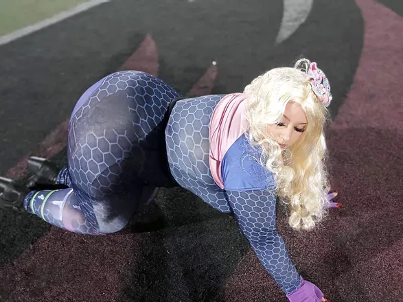 OnlyFans cuenta thicksnoww header 2