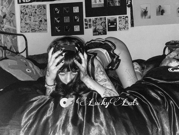 OnlyFans account  luckylats header 2